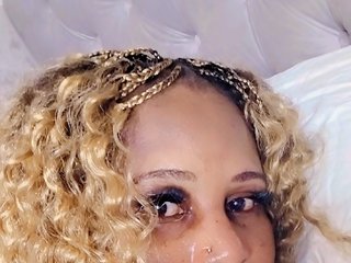 Эротический видеочат Curvybae