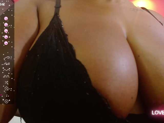 Скриншоты трансляции curvymommyy