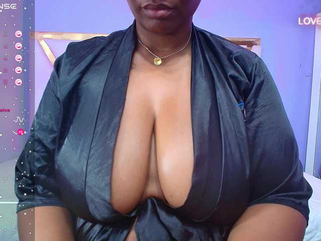 Скриншоты трансляции curvymommyy