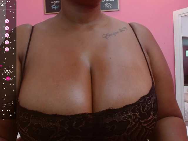 Скриншоты трансляции curvymommyy