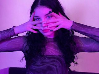 Эротический видеочат CuteCurly18