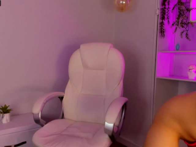 Скриншоты трансляции Cuteeeva18