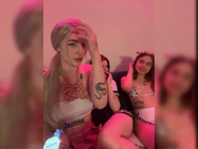 Скриншоты трансляции Babyblonde