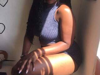 Эротический видеочат Cyntia-cossio