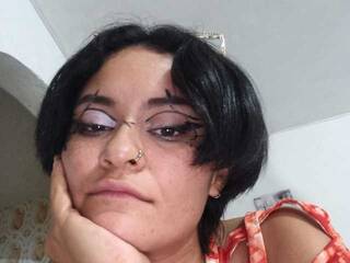 Эротический видеочат DaenerysNaughty