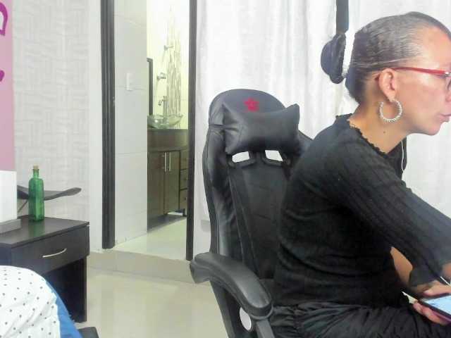 Скриншоты трансляции Danielaxue