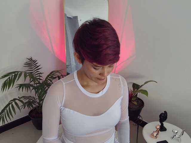 Скриншоты трансляции DannaCartier