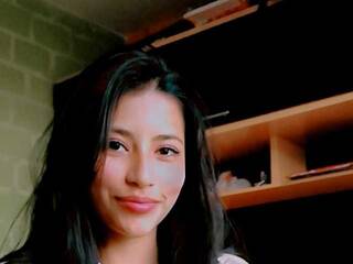 Эротический видеочат danycinnamon