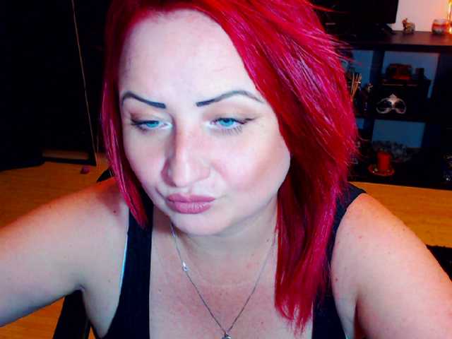 Скриншоты трансляции KinkyDomina