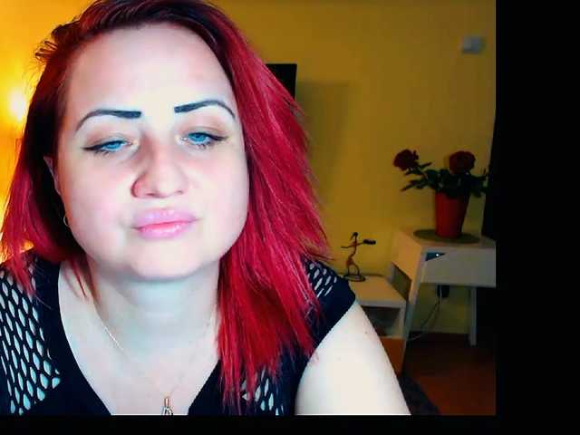 Скриншоты трансляции KinkyDomina