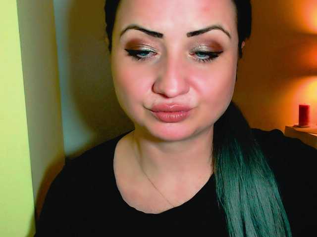 Скриншоты трансляции KinkyDomina