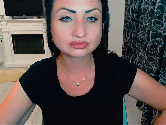 Скриншоты трансляции KinkyDomina