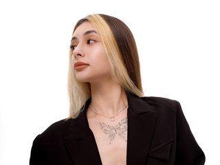 Эротический видеочат DarlaBelle