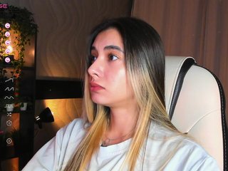 Эротический видеочат DarlaBelle