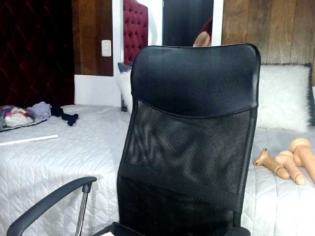 Скриншоты трансляции DeborahFox