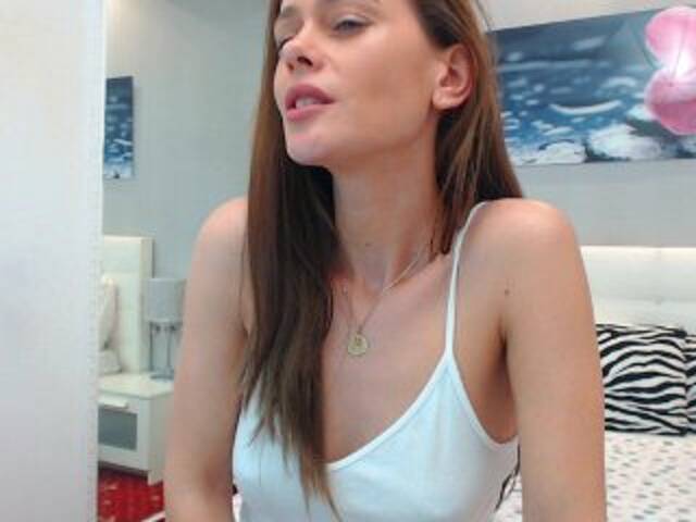 Скриншоты трансляции DebraPaige