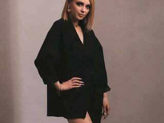 Эротический видеочат Dillza