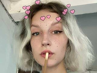 Эротический видеочат DivineLoly