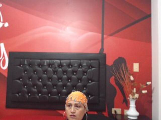 Скриншоты трансляции Dulce-Hot