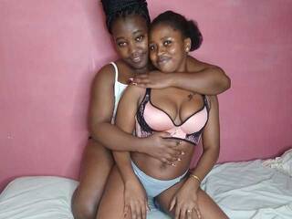 Эротический видеочат EboniesBelle