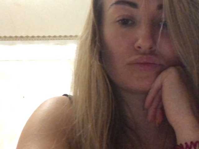 Скриншоты трансляции ElegantBlonda