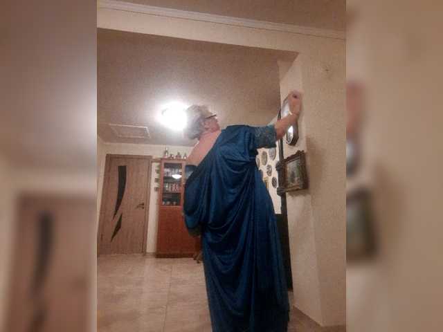 Скриншоты трансляции ElegantBlonda