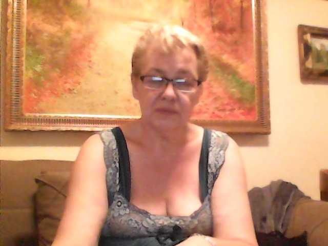 Скриншоты трансляции ElegantBlonda