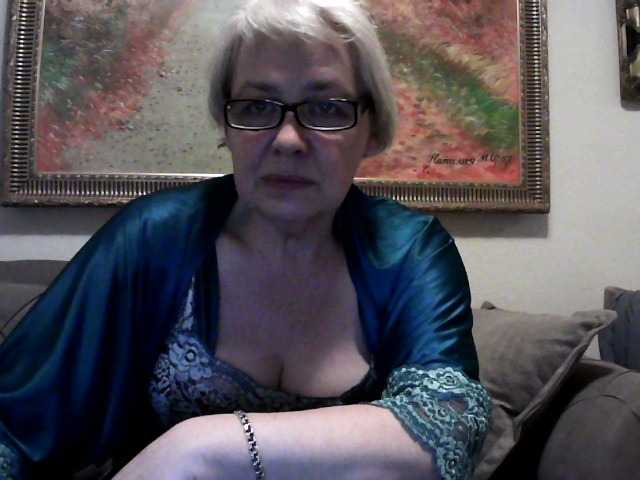 Скриншоты трансляции ElegantBlonda