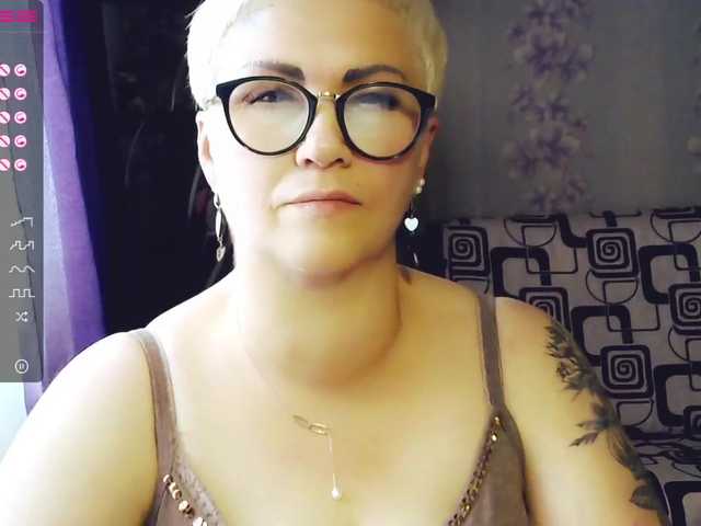 Скриншоты трансляции Elenamilfa