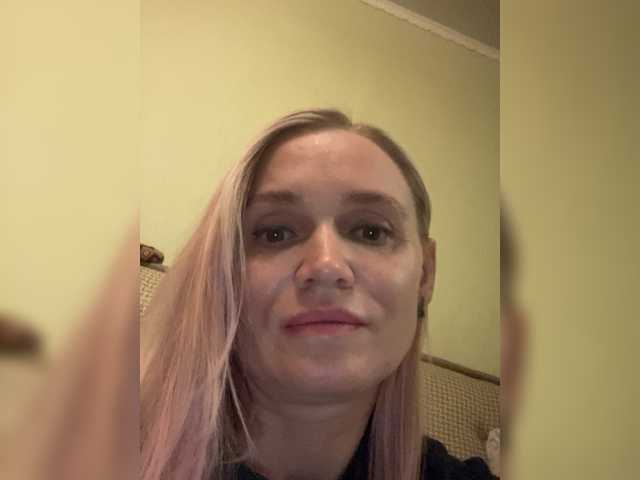 Скриншоты трансляции Milka_Milf