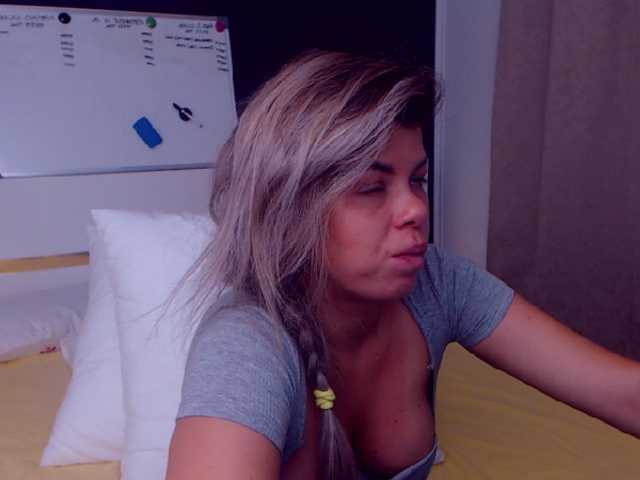Скриншоты трансляции EliseTyler