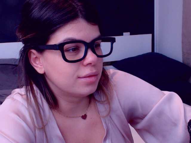 Скриншоты трансляции EliseTyler