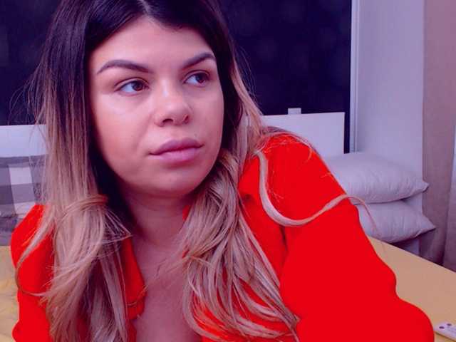 Скриншоты трансляции EliseTyler