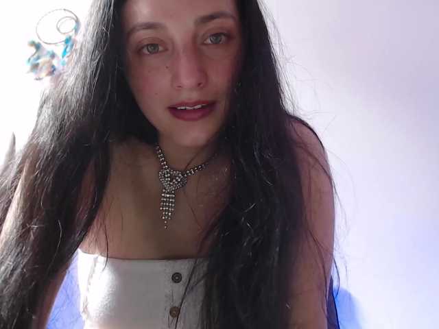 Фотографии elizabetheyes latina #hairy #feet #teen #daddy #bigboobs Im a cutie and naughty girl PLease make me feel good. Lovense on