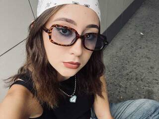 Эротический видеочат ElizaDarleen