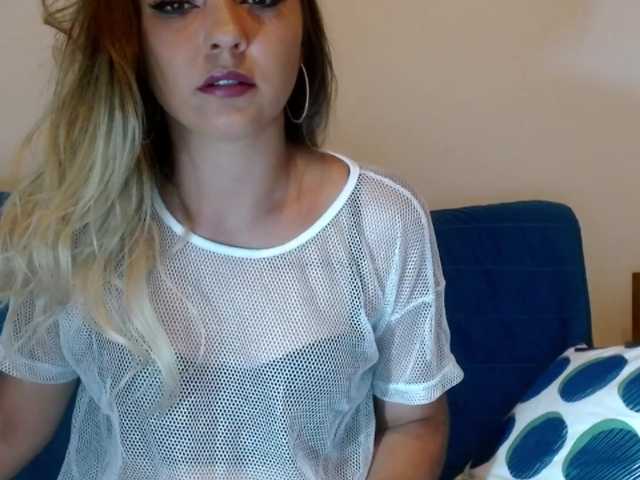Скриншоты трансляции EllaDesiree