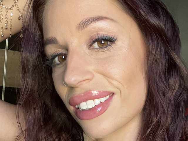 Фотография профиля EllaJones