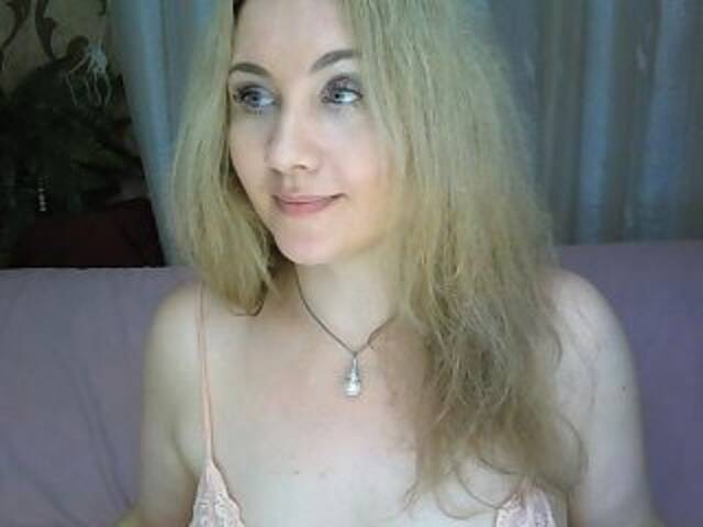 Скриншоты трансляции EllaSun