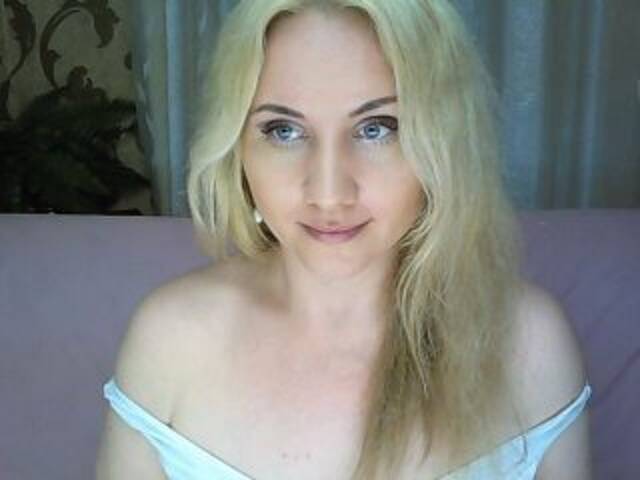 Скриншоты трансляции EllaSun