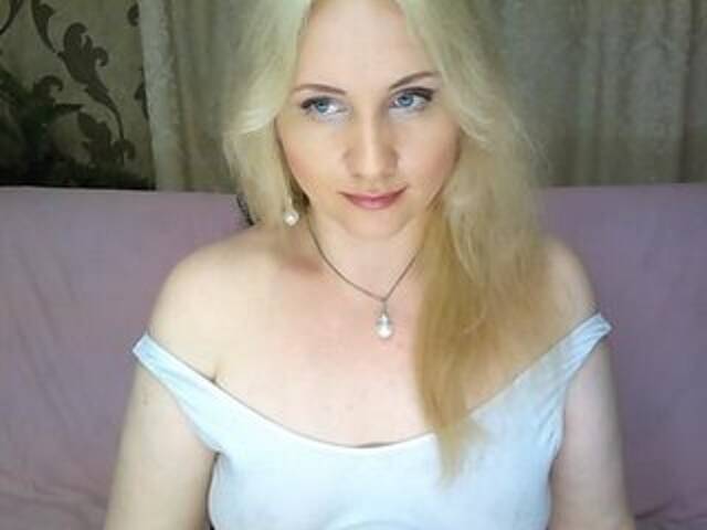 Скриншоты трансляции EllaSun