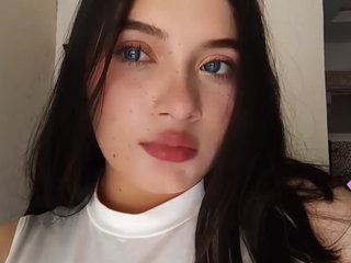 Эротический видеочат EloodieCollins