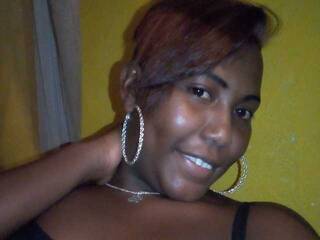 Эротический видеочат Emellie