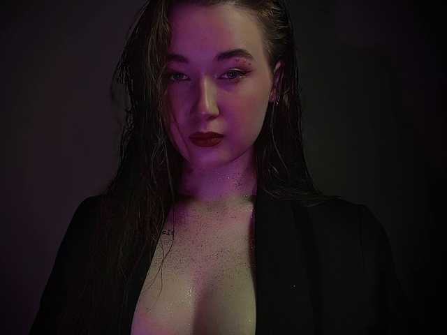 Фотография профиля emilia-edwrds