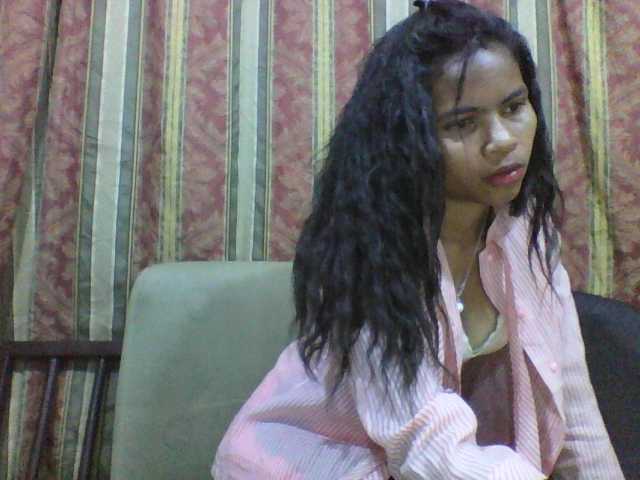 Скриншоты трансляции Emiliah