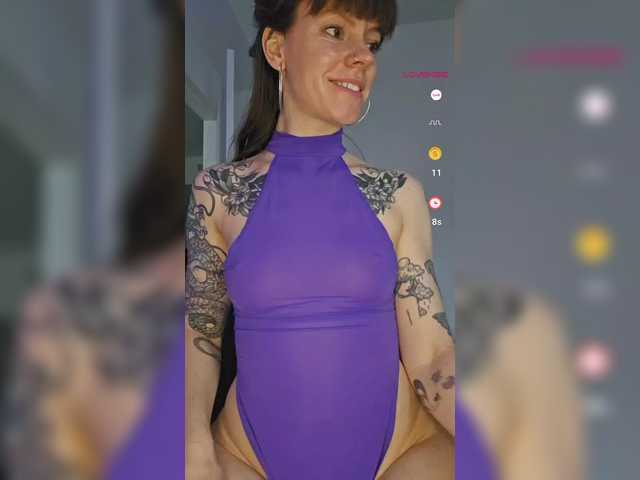 Скриншоты трансляции EmilieEdelana