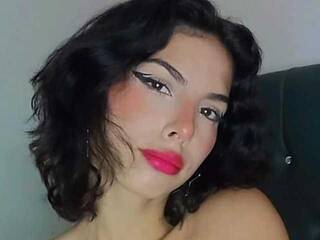 Эротический видеочат EmillyCopers