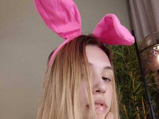 Эротический видеочат EmiLovMur