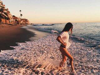 Эротический видеочат Emily-64