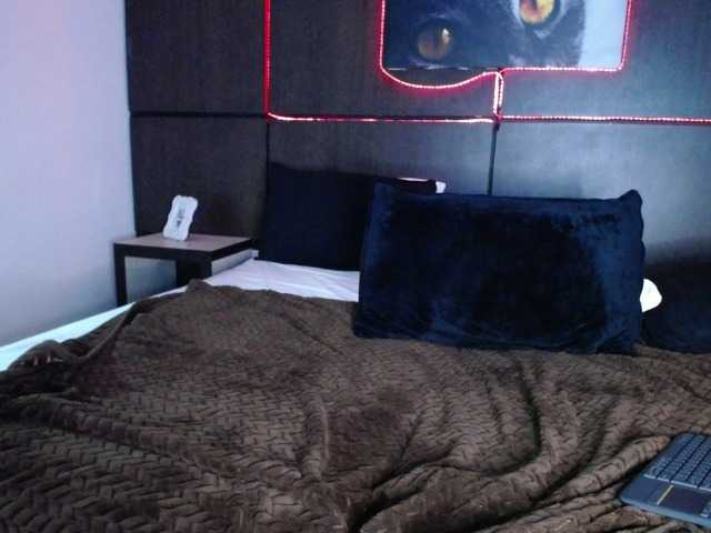 Фотографии Emily-ayr Hello guys ♥♥ welcome to my room #new #feet #latina #bigass #cute