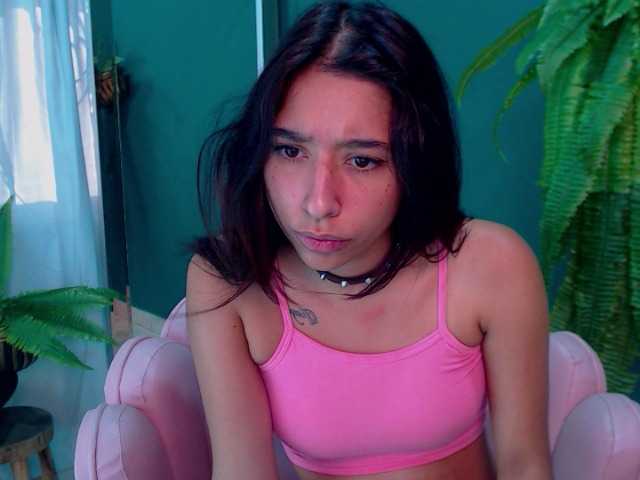 Фотографии emilymadness Make me cum and squirt hard #latina #new #18 #young #smalltits #deepThroat #cum #squirt #playdildo [1000 tokens remaining]